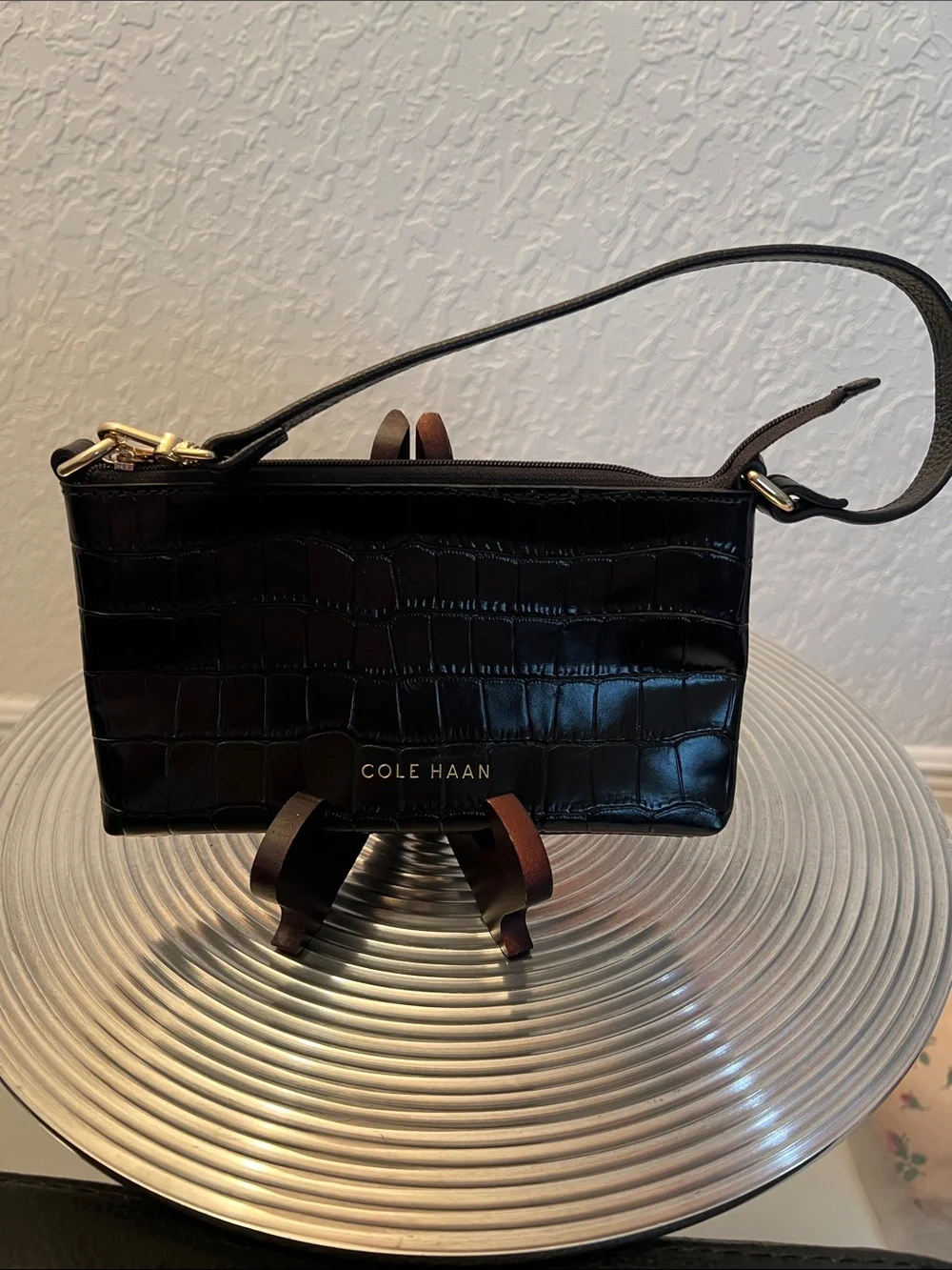 Cole Haan NWOT Black Croc-Embossed Leather Wristlet with Gold Hardware